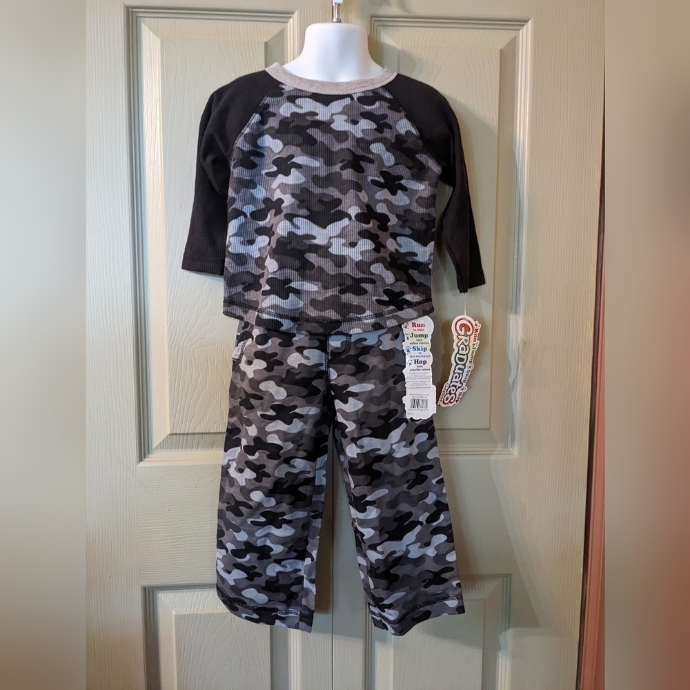 New Gerber Graduates boy's camo Pants & long sleeve shirt, T1A